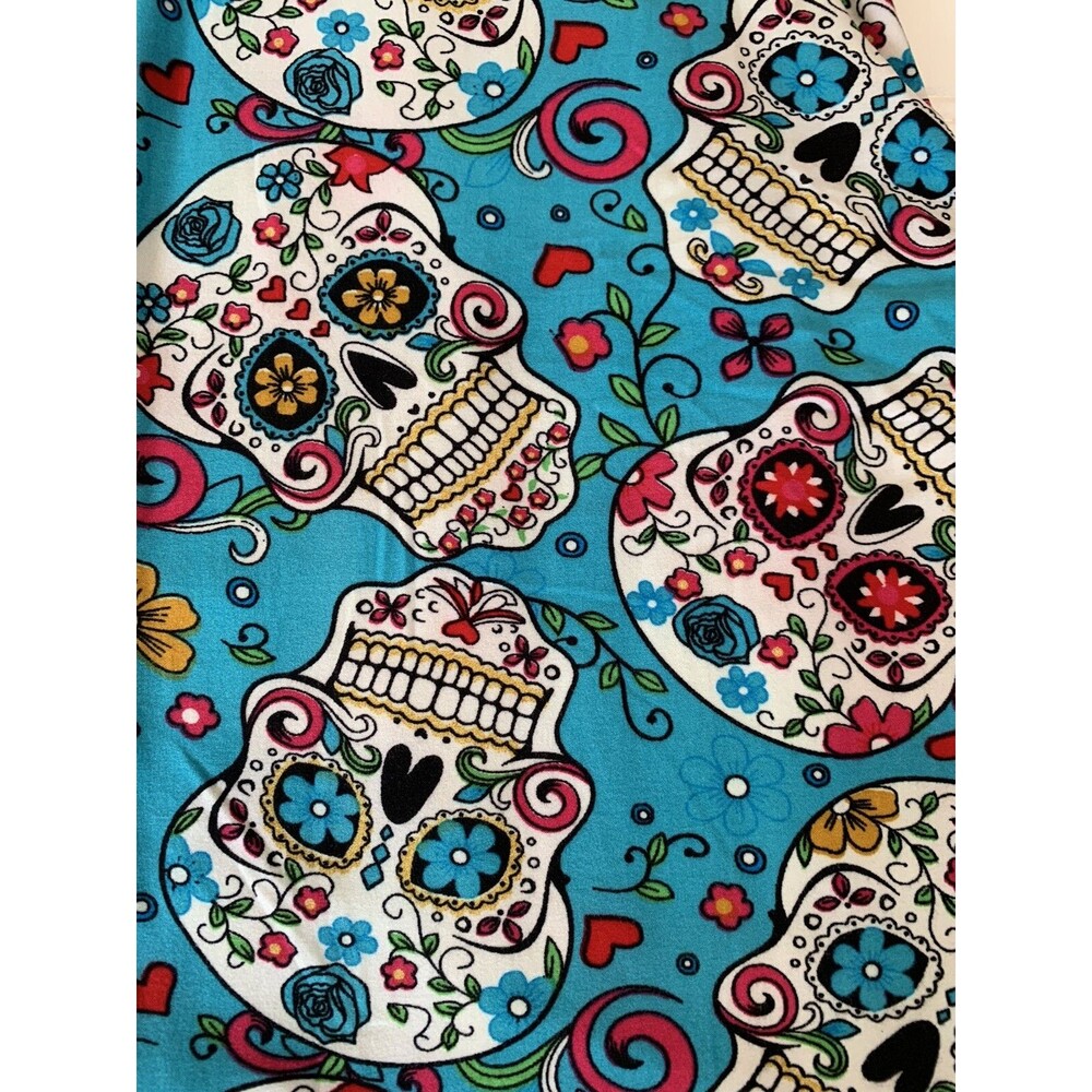 Turquoise Sugar Skull. Super Cute Soft Buttery leggings.  One Size 2-12